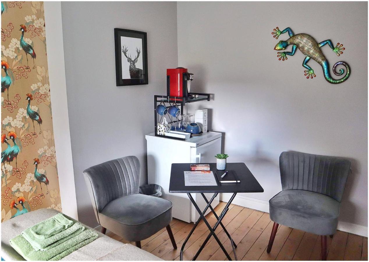 Flanders Fields Apartment Dingwall Bagian luar foto