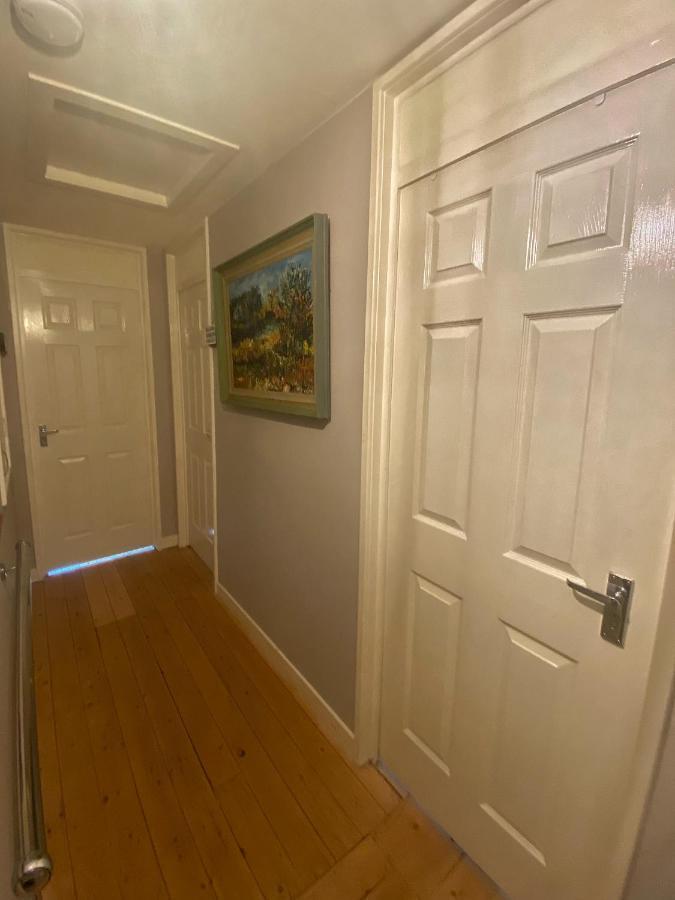 Flanders Fields Apartment Dingwall Bagian luar foto